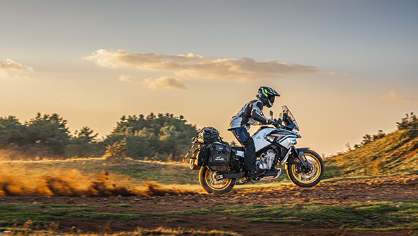 CF Moto 800MT Explorer 2025, ADV Cao Cấp Nhất, Chính Hãng, Giá Tốt tại Cần Thơ