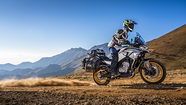 CF Moto 800MT Explorer 2025, ADV Cao Cấp Nhất, Chính Hãng, Giá Tốt tại Cần Thơ