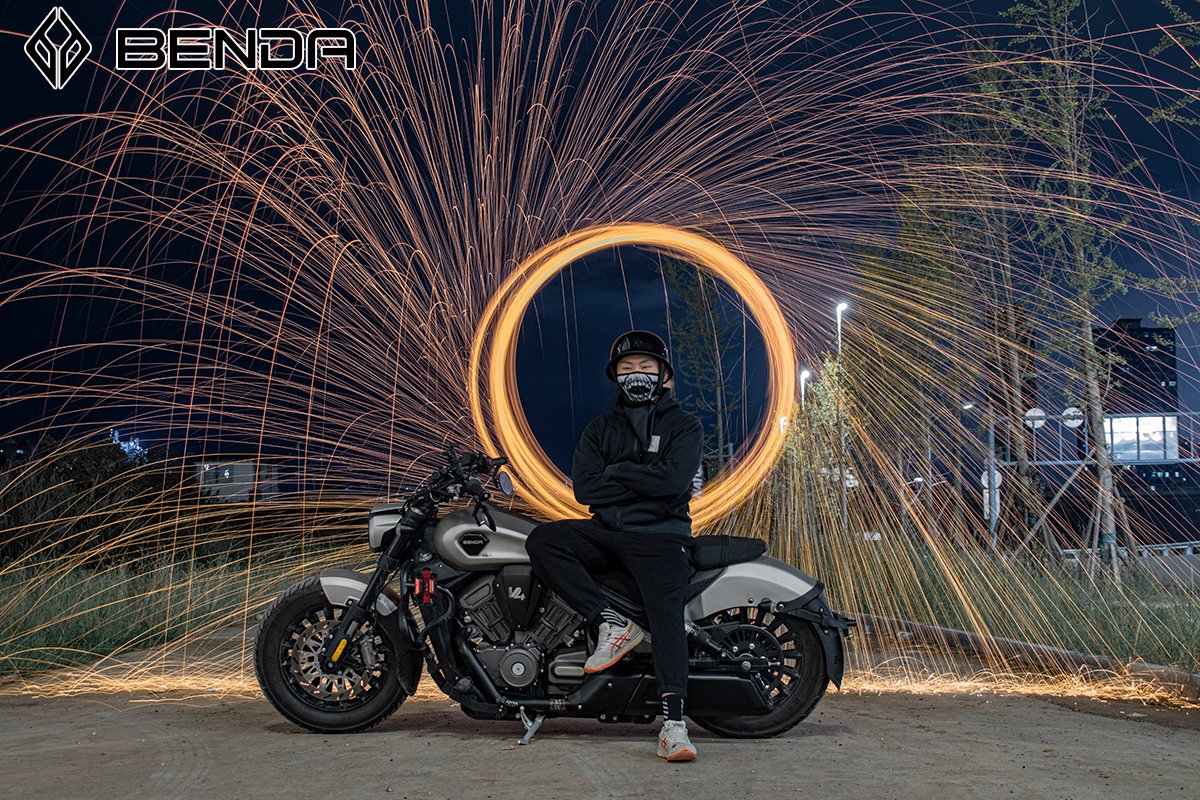 Benda Drak Flag 500, Động Cơ V4, Phuộc Nâng Điện, TCS, ABS tại Cần Thơ