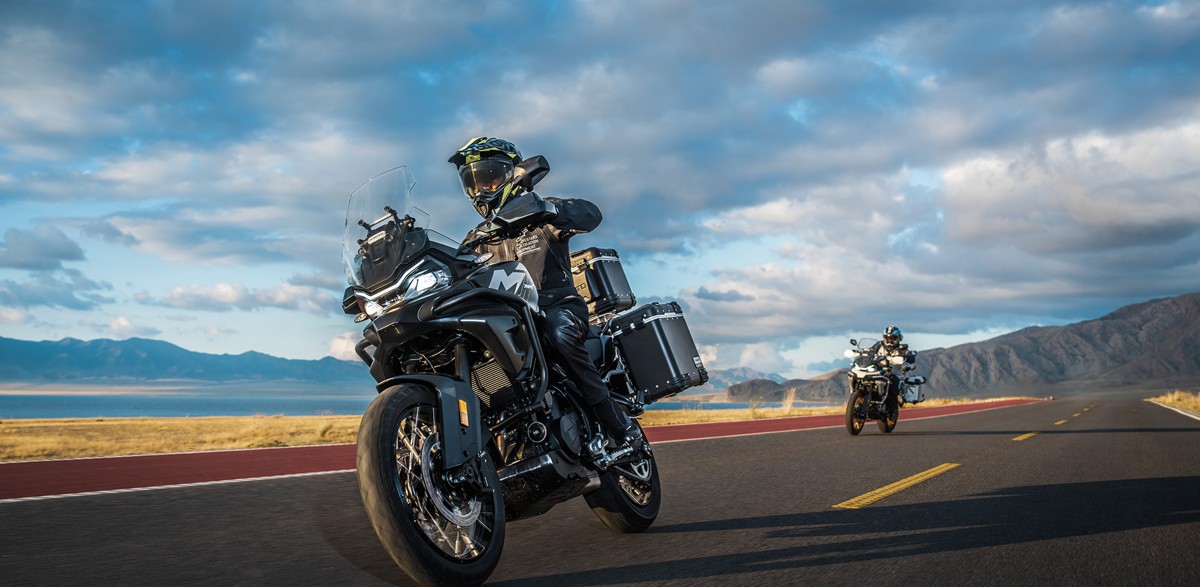 CF Moto 700MT 2025, ADV Tầm Trung Cao Cấp, Giá Rẻ, Chính Hãng tại Cần Thơ