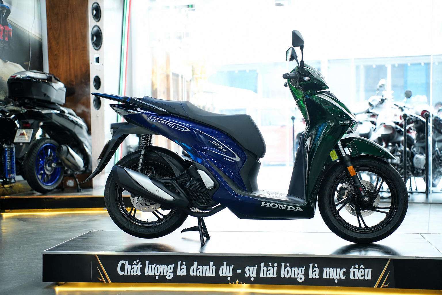 Honda SH150i Vetro Green - Sapphire tại Moto Cần Thơ: SH Ý Limited 200 xe
