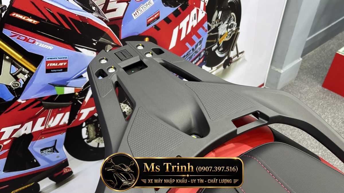 Honda SH150 Ý 2026 màu đỏ Sporty New Concept tại Moto Cần Thơ: Giá trị khác biệt của một chiếc SH nhập khẩu