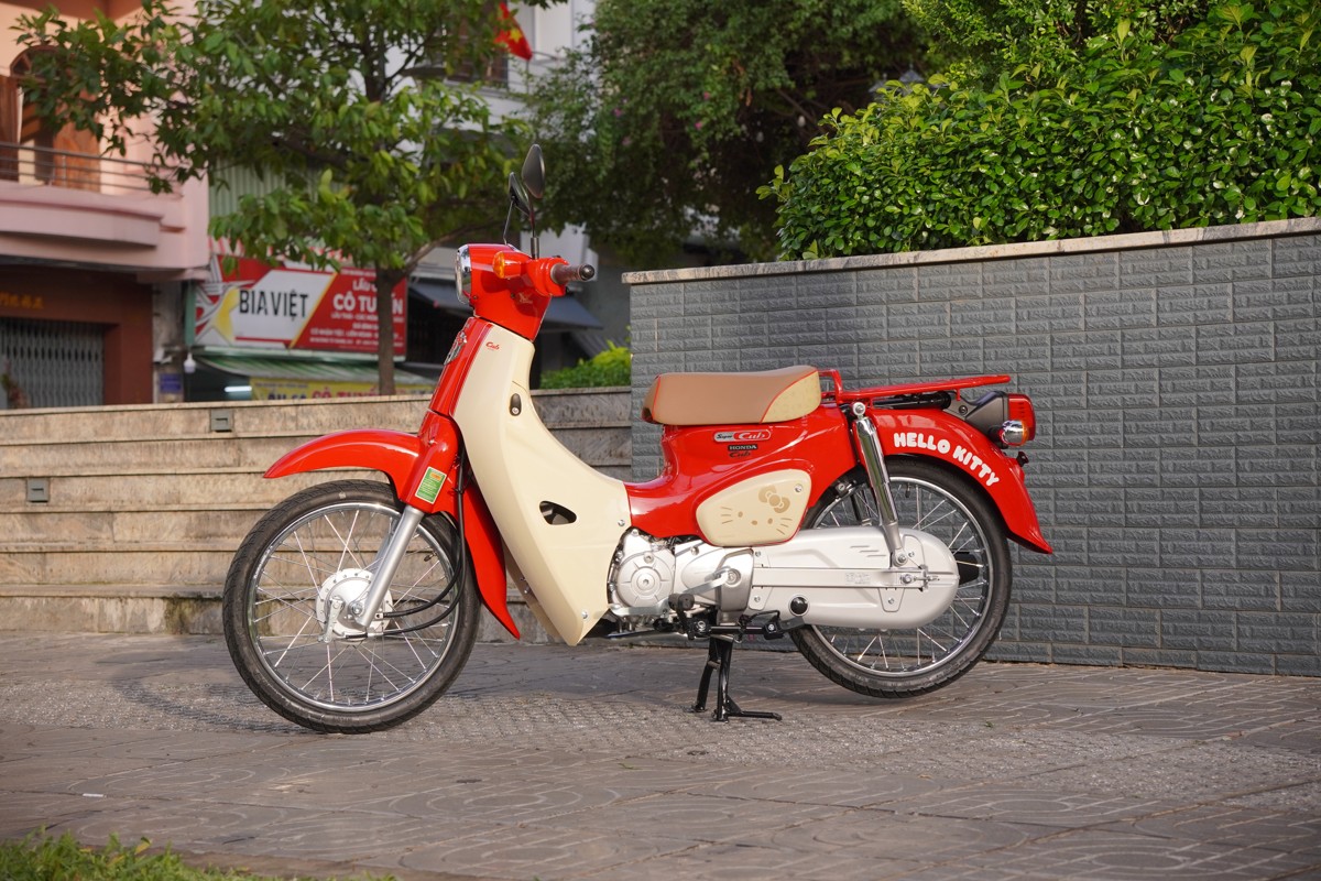 Honda Super Cub 50cc Hello Kitty Edition, Made In Japan, Hàng Hiếm tại Cần Thơ