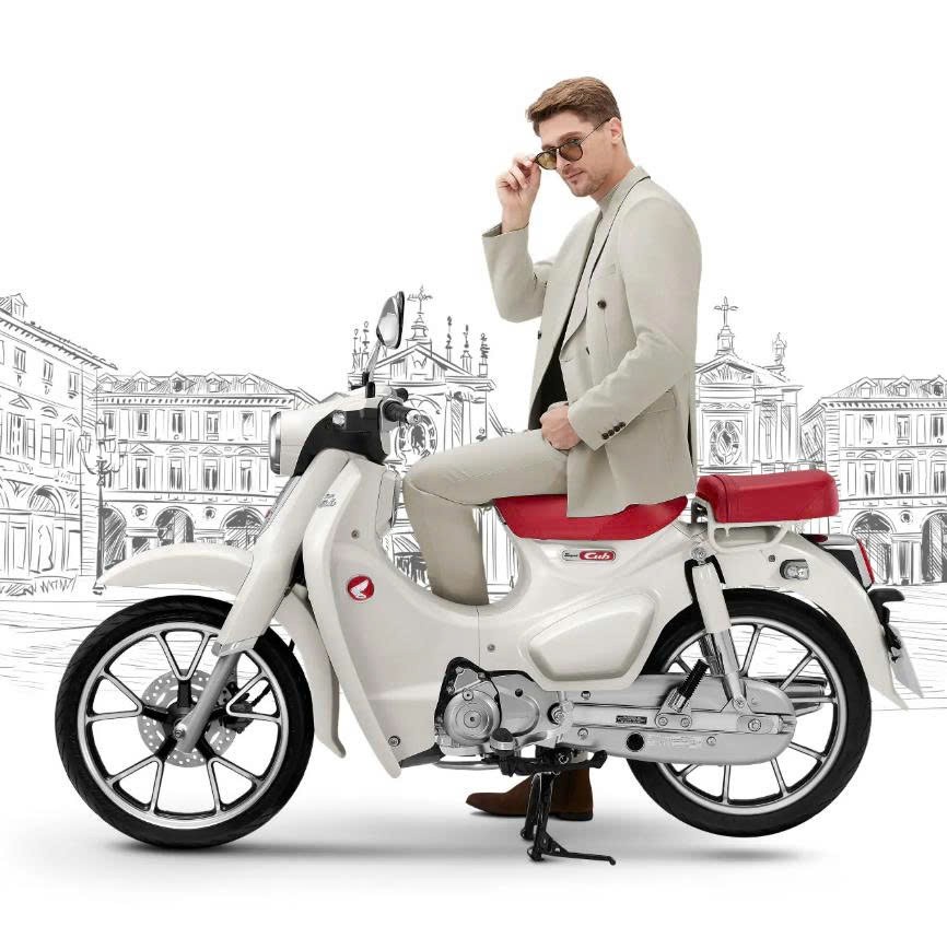 Honda Super Cub 125 Custom Edition 2025 màu trắng nhập khẩu Thái Lan