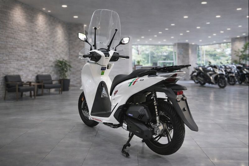Honda SH150 trắng pha lê nhập Ý 2026 tại Moto Cần Thơ - Sport Edition chính ngạch, chuẩn chất Ý