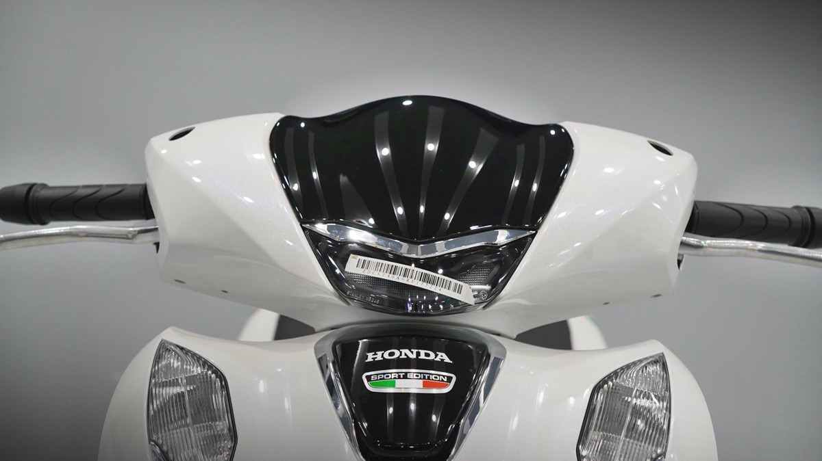 Honda SH150 trắng pha lê nhập Ý 2026 tại Moto Cần Thơ - Sport Edition chính ngạch, chuẩn chất Ý