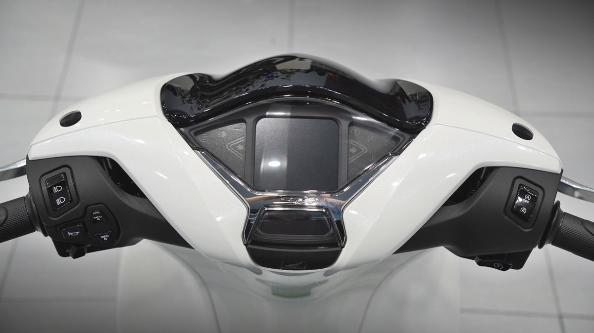 Honda SH150 trắng pha lê nhập Ý 2026 tại Moto Cần Thơ - Sport Edition chính ngạch, chuẩn chất Ý