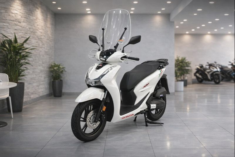 Honda SH150 trắng pha lê nhập Ý 2026 tại Moto Cần Thơ - Sport Edition chính ngạch, chuẩn chất Ý