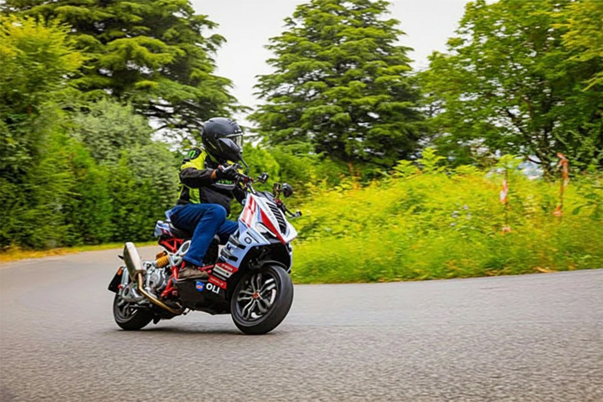 Italjet Dragster 300 Gresini Racing Tại Moto Cần Thơ - Chiếc Scooter Ý Khiến Dân Chơi Xe Phải Ngoái Nhìn