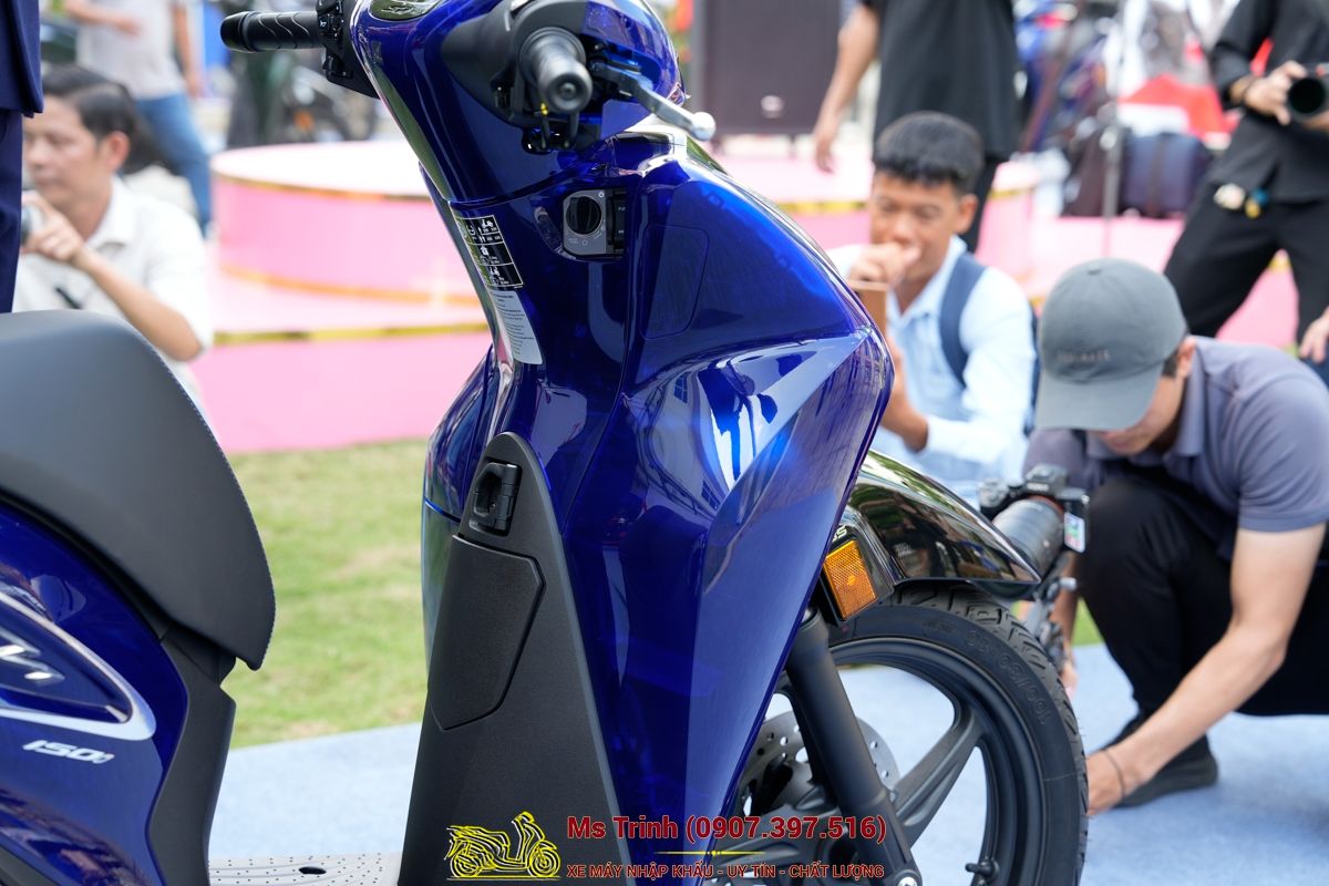 Honda SH150 Vetro Blue 2026 Limited Edition - Siêu phẩm SH Ý dàn áo xanh trong suốt cực hiếm tại Moto Cần Thơ