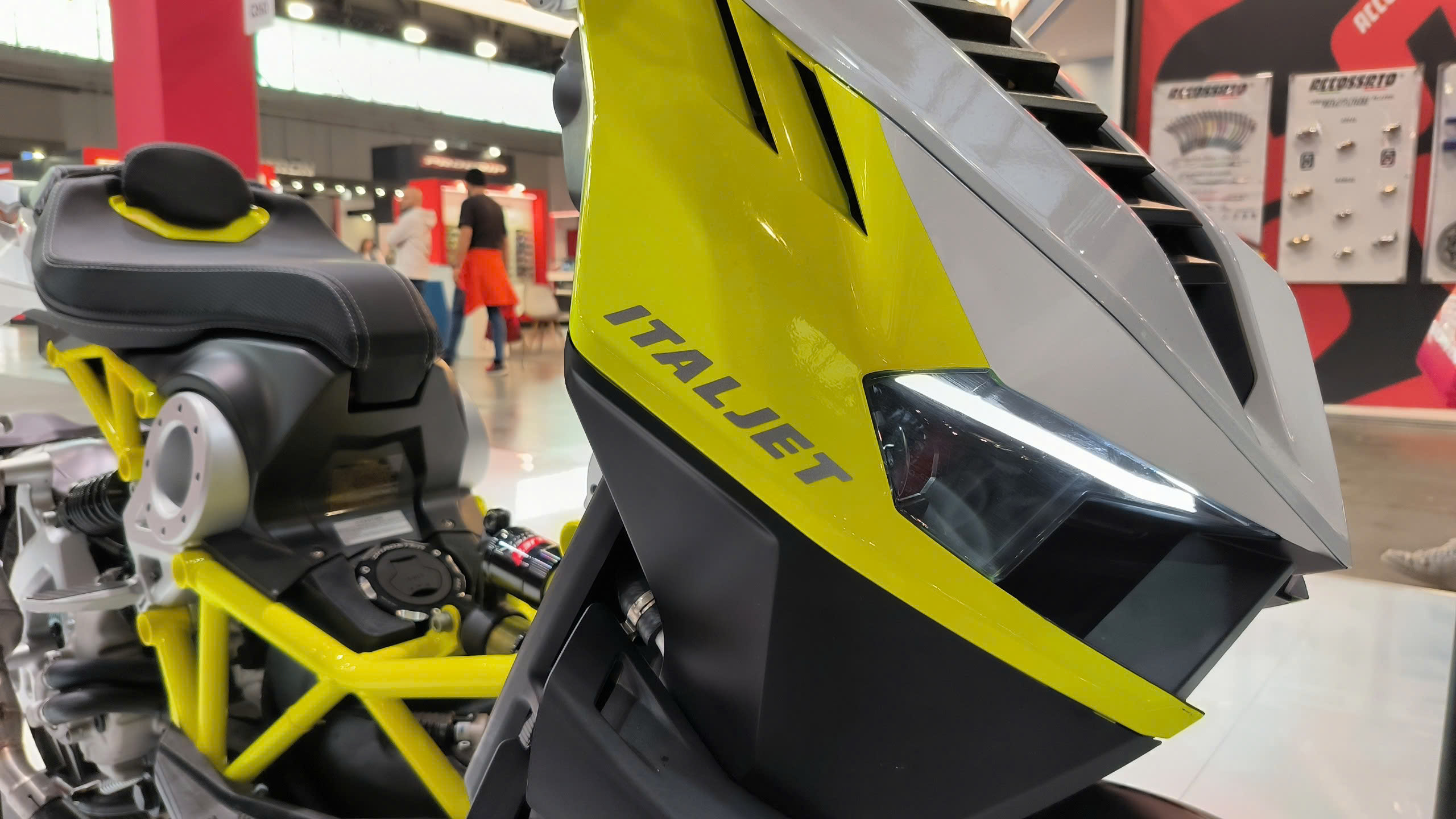 Italjet Dragster 300, Xe Tay Ga Thể Thao Thương Hiệu Từ Italy tại Cần Thơ