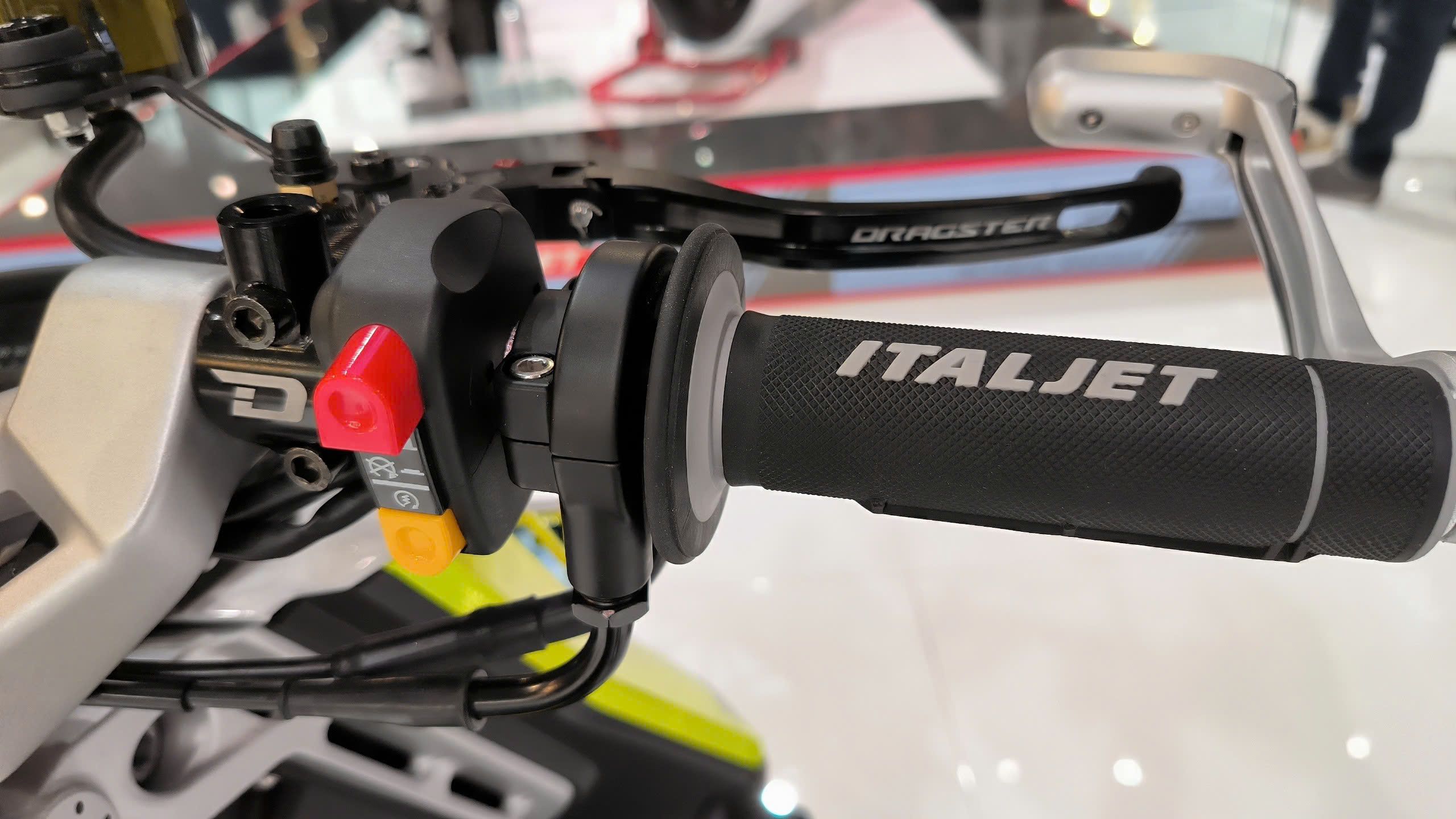 Italjet Dragster 300, Xe Tay Ga Thể Thao Thương Hiệu Từ Italy tại Cần Thơ