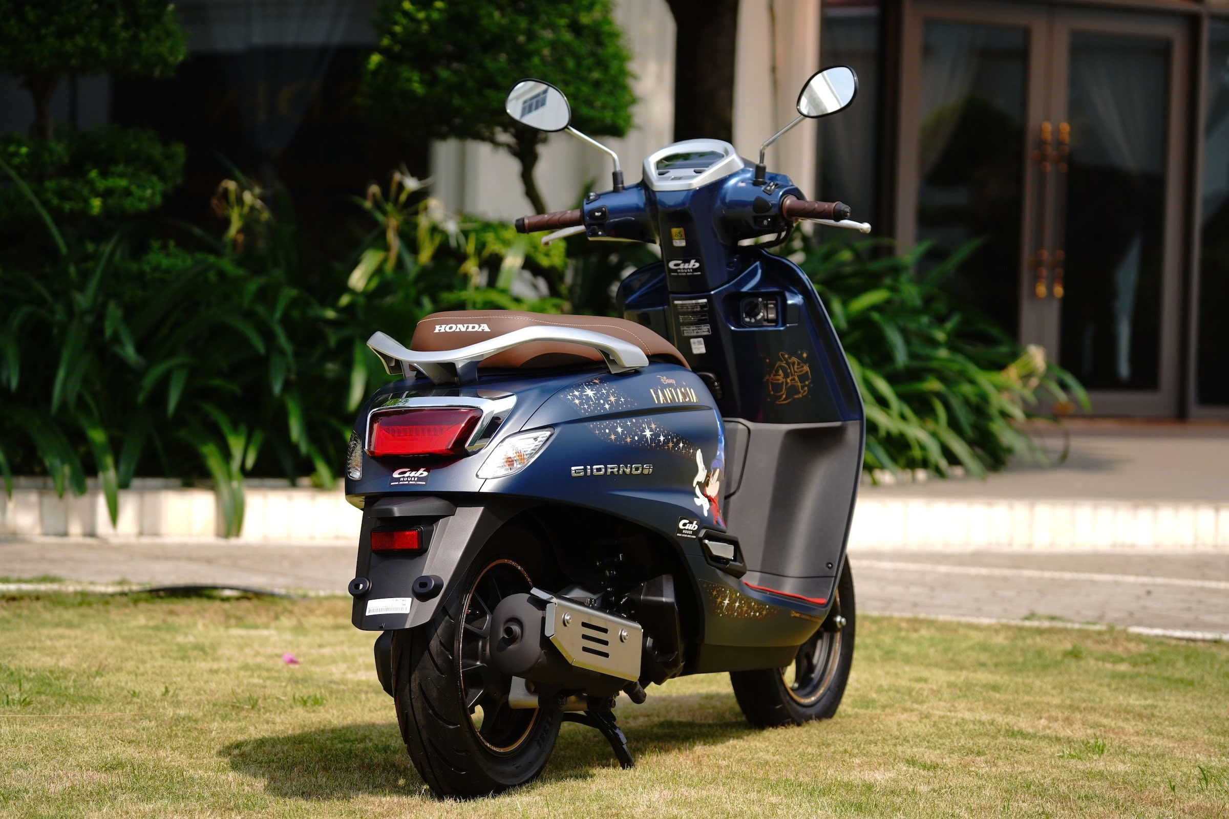 Phong cách Mickey đặc biệt nổi bật