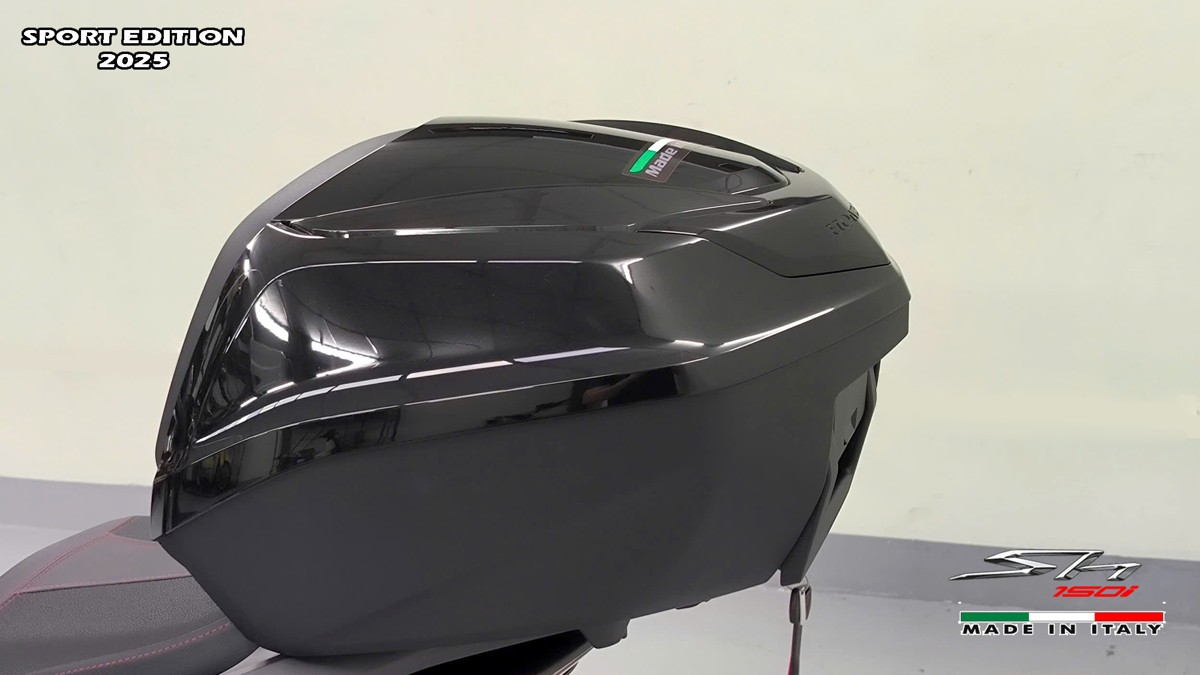 Thùng chứa đồ đi kèm theo xe có dung tích lớn được thiết kế rời dễ dàng sử dụng