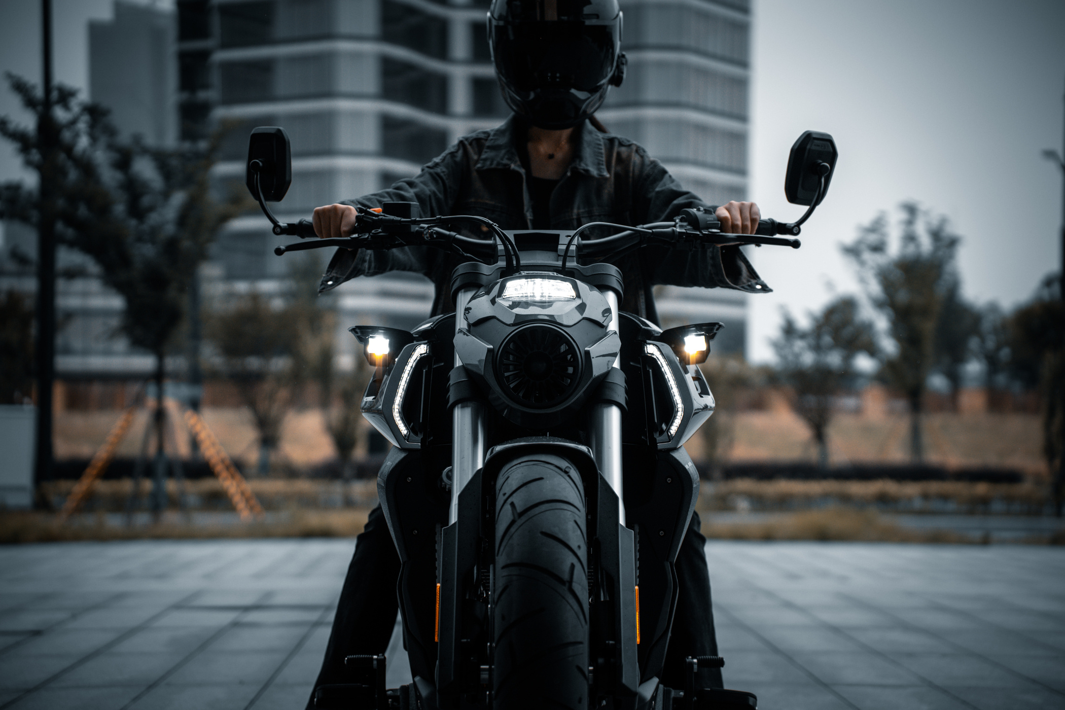 Benda FLC 700 Pro 2025, Động Cơ 4 Xi lanh Thẳng Hàng, Bánh Béo 310mm