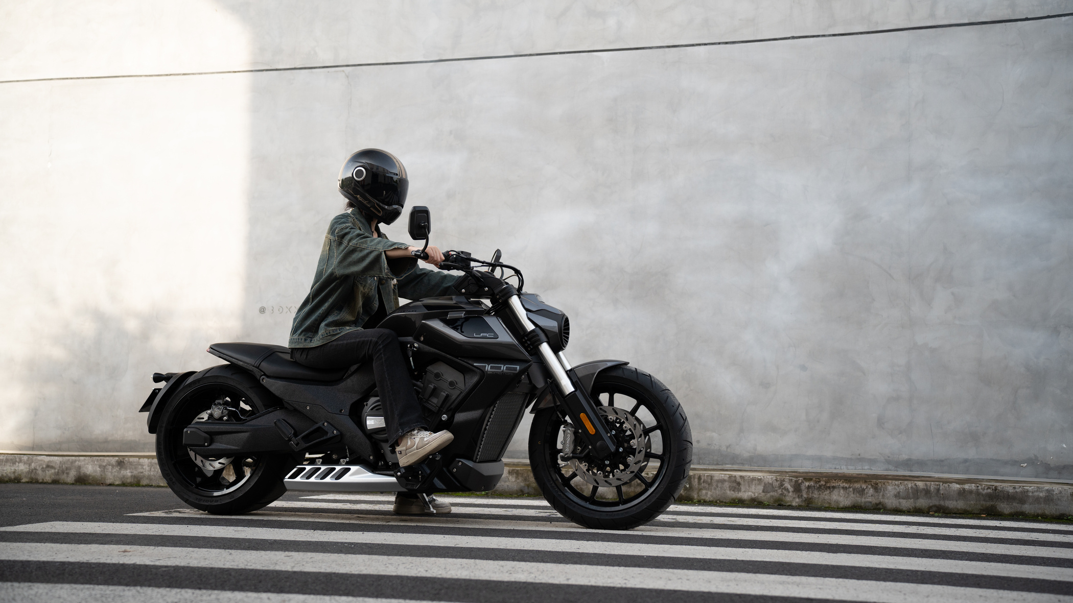 Benda FLC 700 Pro 2025, Động Cơ 4 Xi lanh Thẳng Hàng, Bánh Béo 310mm