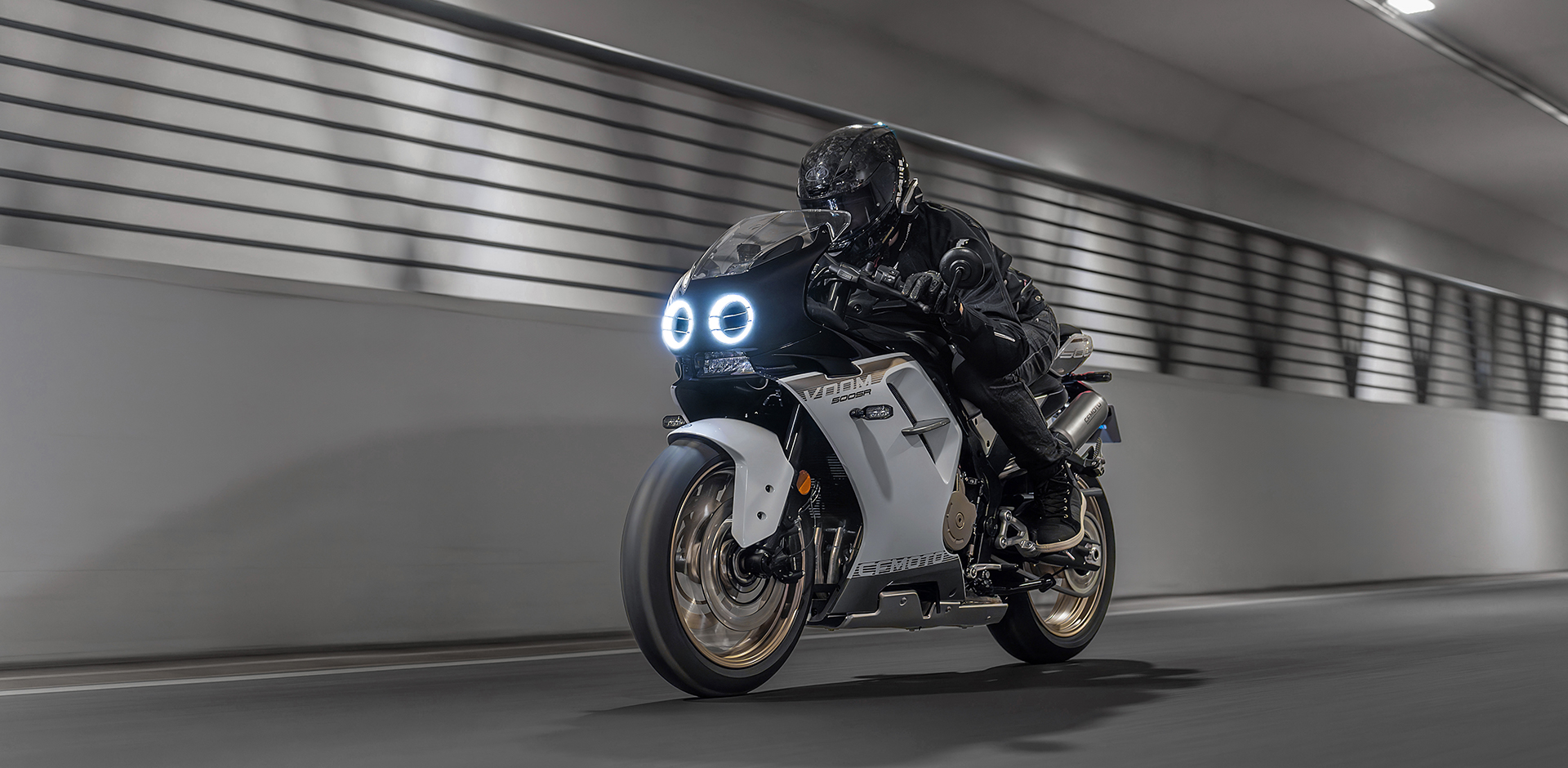 CF Moto VOOM 500SR, 4 Xi Lanh Thẳng Hàng, Retro Sport Độc Đáo