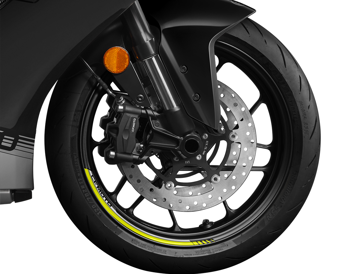 CF Moto VOOM 500SR, 4 Xi Lanh Thẳng Hàng, Retro Sport Độc Đáo