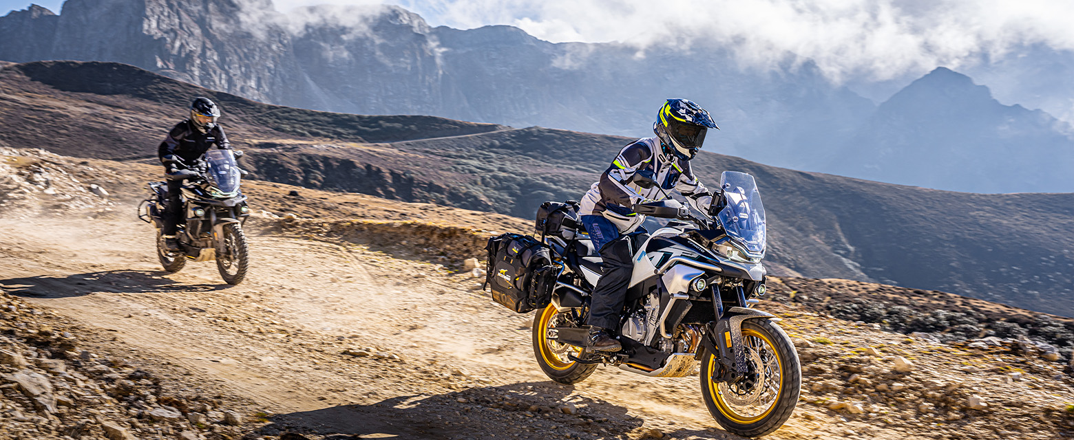 CF Moto 800MT Explorer 2025, ADV Cao Cấp Nhất, Chính Hãng, Giá Tốt