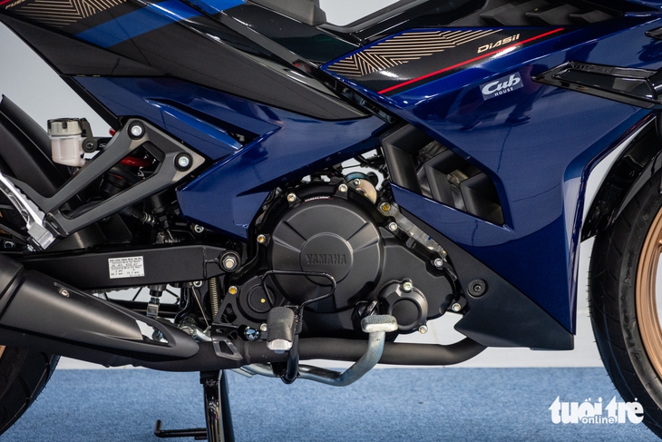 Kích thước tổng thể của xe là 1.970 x 670 x 1.100 (mm) và trọng lượng 115kg