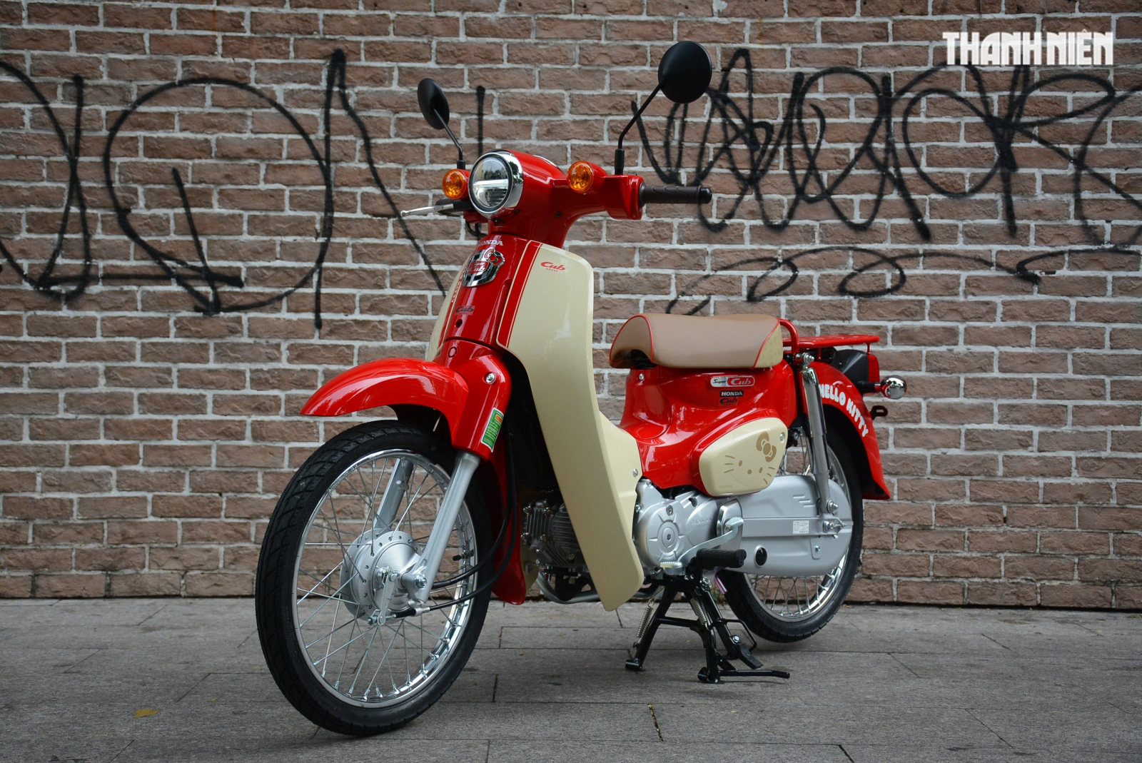 Honda Super Cub Hello Kitty với hai phiên bản 50cc và 110cc sản xuất giới hạn, gia nhập thị trường Việt Nam với khoảng 40 chiếc