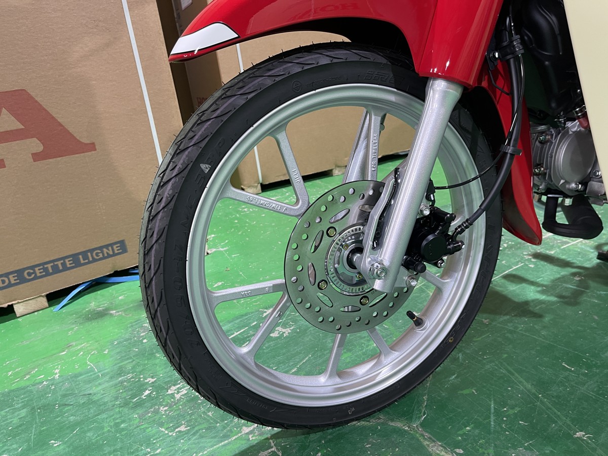 Honda Super Cub 50 Hello Kitty nhập khẩu