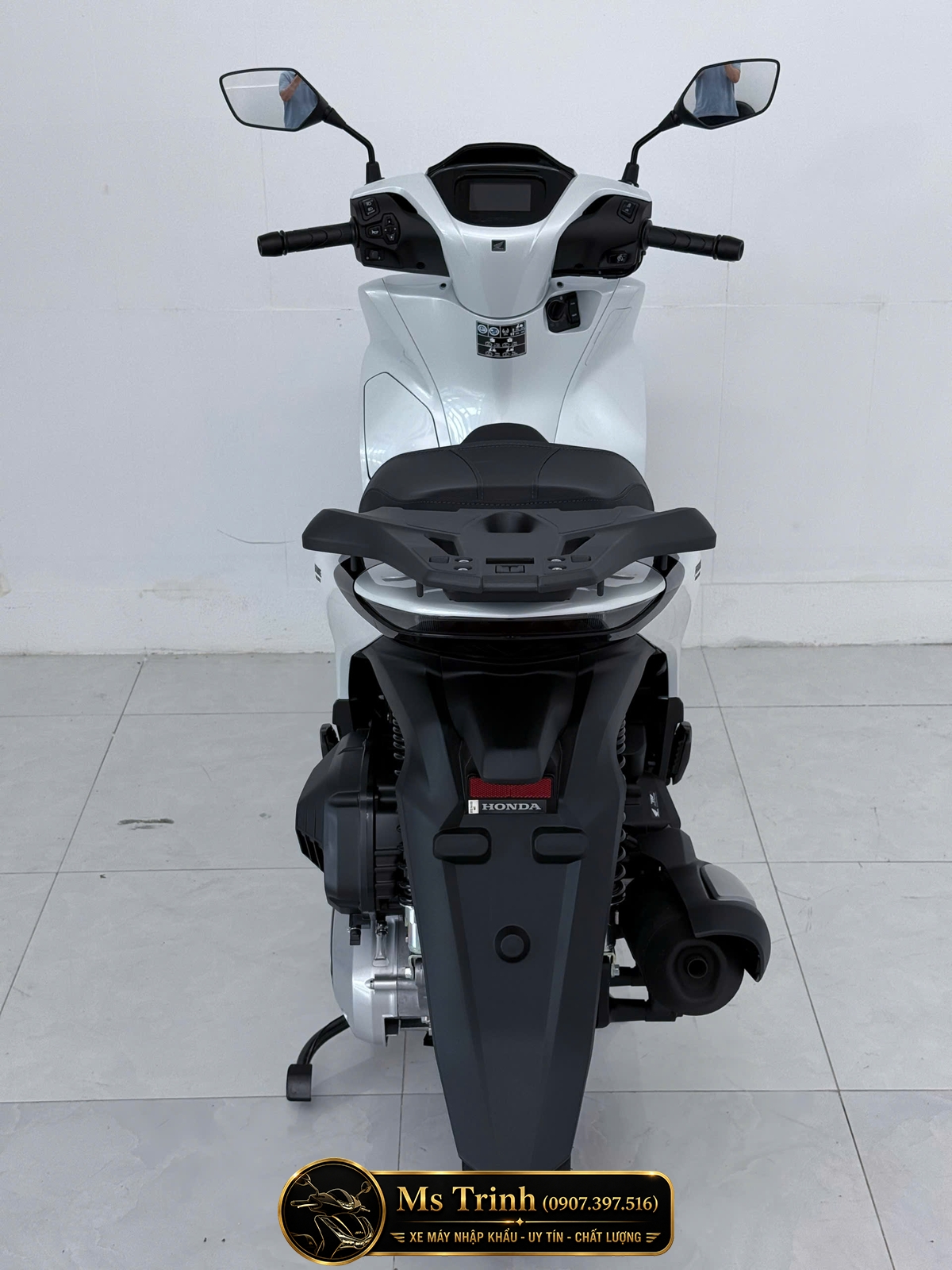 Chi tiết đèn hậu LED trên Honda SH150i Special Edition Ánh sáng đèn hậu LED của Honda SH150i nhập khẩu Honda Moto Roma