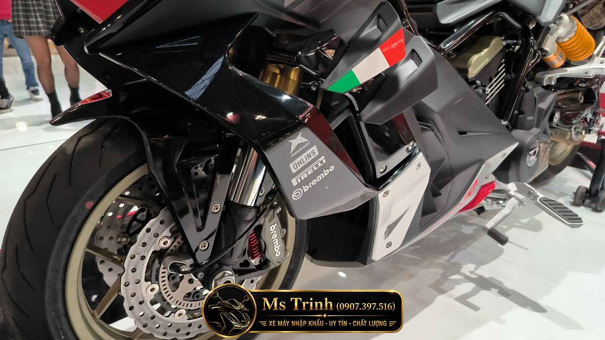 Cận cảnh chi tiết khung thép Italjet 700 2026 mang phong cách cơ khí cực kỳ nổi bật