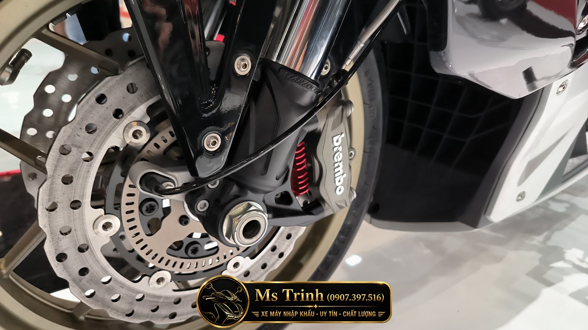 Italjet Dragster 700 2026 thể hiện vẻ đẹp cơ khí đầy táo bạo và khác biệt hoàn toàn hiện nay