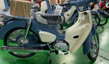 Chiếc xe số cuối cùng của Honda cập bến tại đại lý Việt: Giá cao gấp ba vẫn đắt như tôm tươi